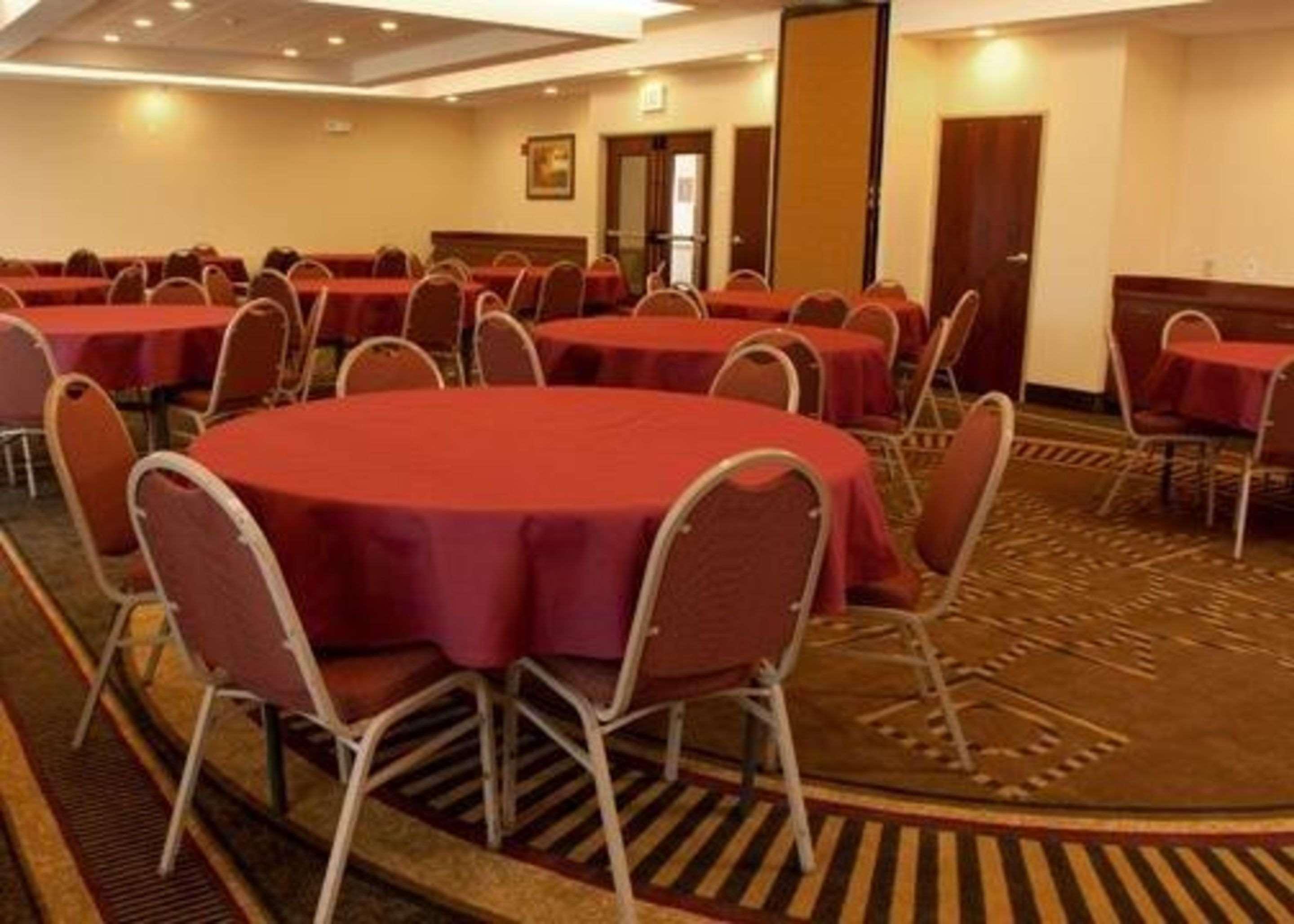 Comfort Inn & Suites Kent - University Area 외부 사진