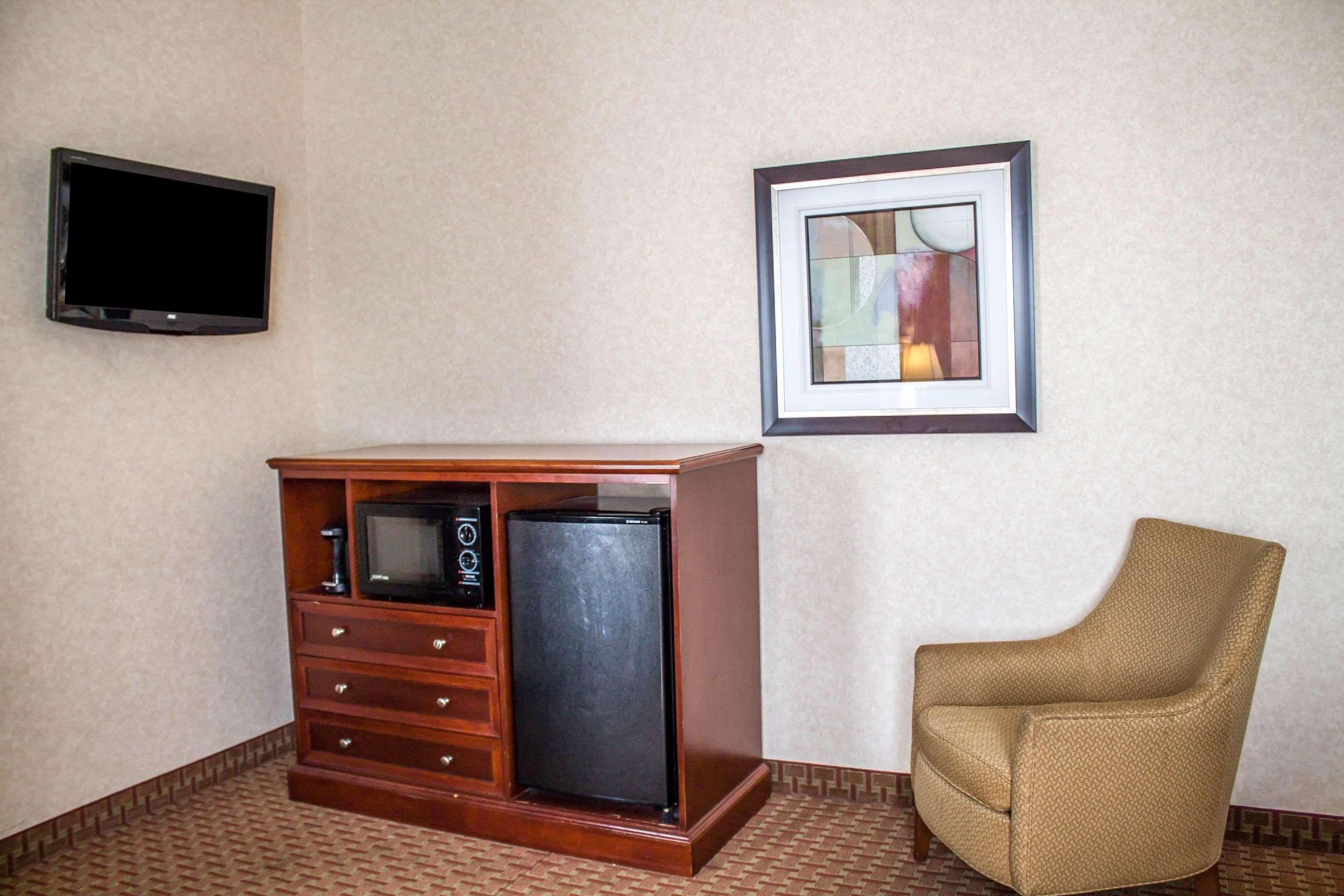 Comfort Inn & Suites Kent - University Area 외부 사진